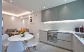 Oresti'S Villa Near Airport & Beach